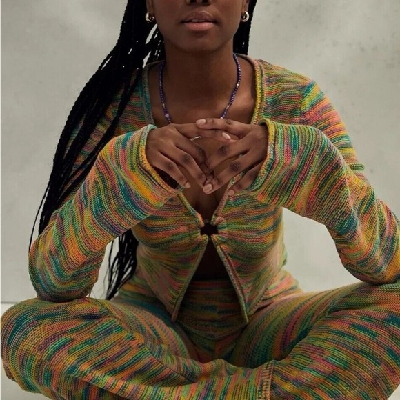 AMERICAN EAGLE OUTFITTERS | Y2K Green & Yellow Blouse with Bell Long Sleeves - Picture 12 of 15